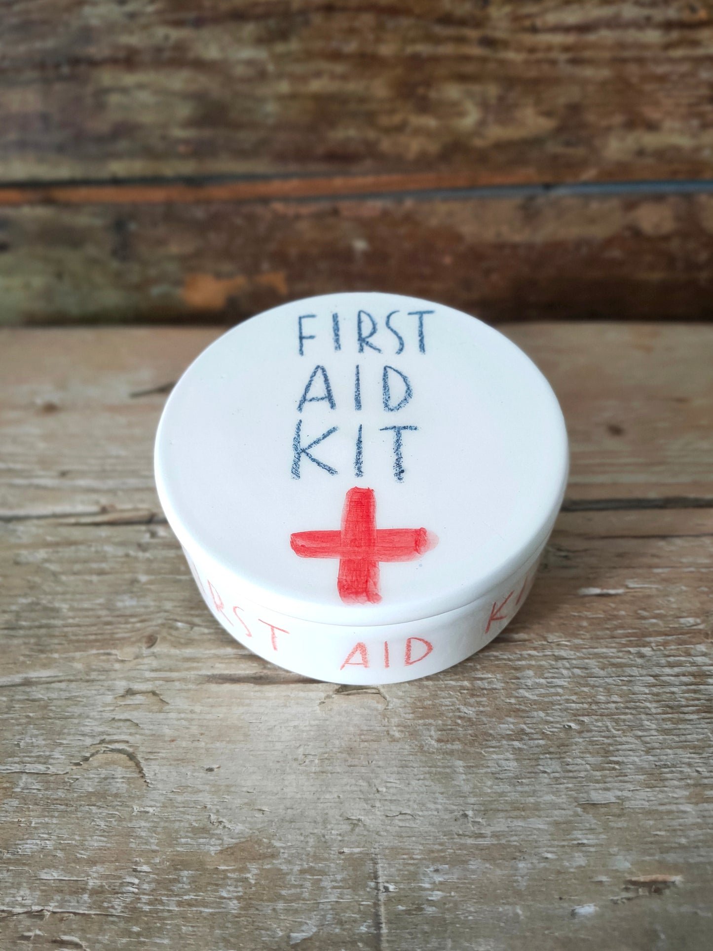 Cofanetto "First Aid Kit"